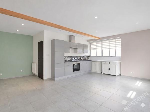 Maison de ville au centre de Chalon, 3 chambres, coin bureau, DPE C, avec possibilité de garage à louer