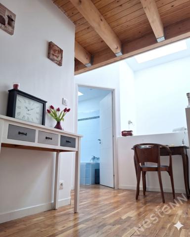 Maison de ville au centre de Chalon, 3 chambres, coin bureau, DPE C, avec possibilité de garage à louer