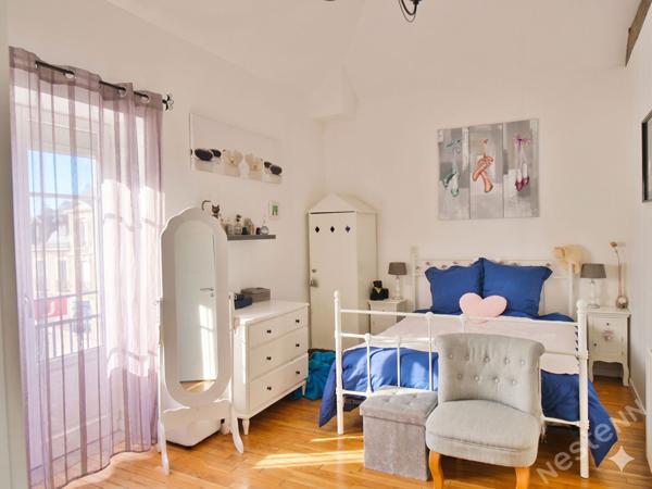 Maison de ville au centre de Chalon, 3 chambres, coin bureau, DPE C, avec possibilité de garage à louer