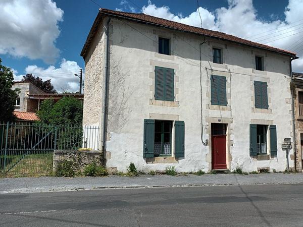 Maison Civray 8 pièce(s) 201 m2