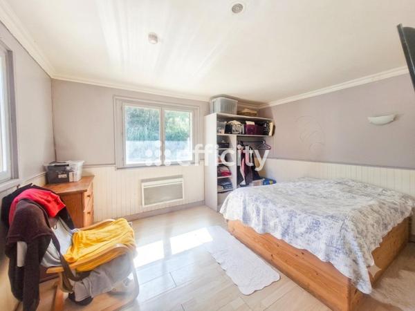 Maison
         5 pièces
        - 153 m² Exclusivité 222 000 € *