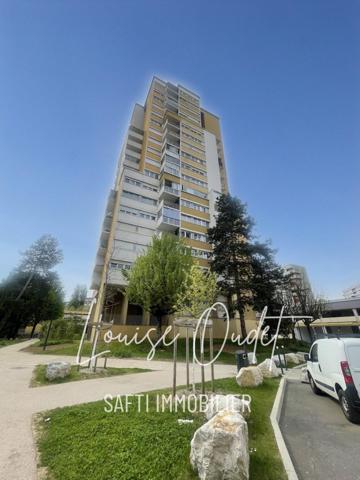 Appartement lumineux avec deux chambres à Planoise