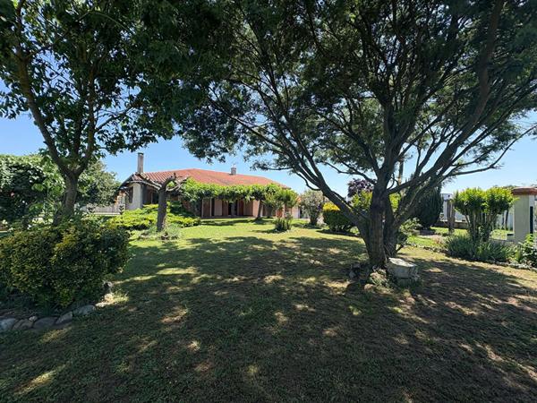 Maison Plaisance Du Touch 7 pièce(s) 176 m2 - 1610m²