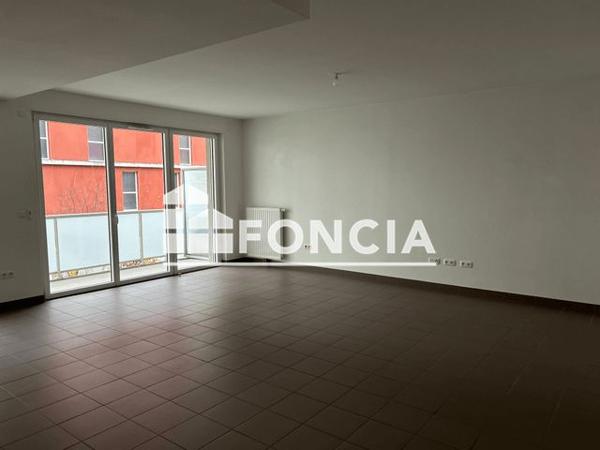 Location Appartement 2 pièces 71.9 m² - 47 RUE PIERRE TAITTINGER Reims 51100