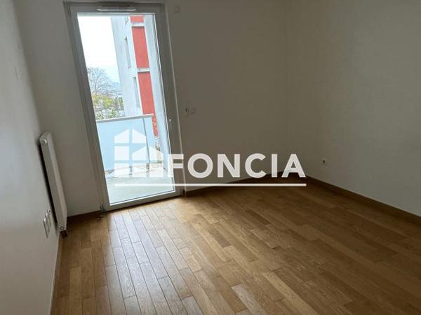 Location Appartement 2 pièces 71.9 m² - 47 RUE PIERRE TAITTINGER Reims 51100