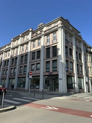 BUREAUX à LOUER de 307.7 m²