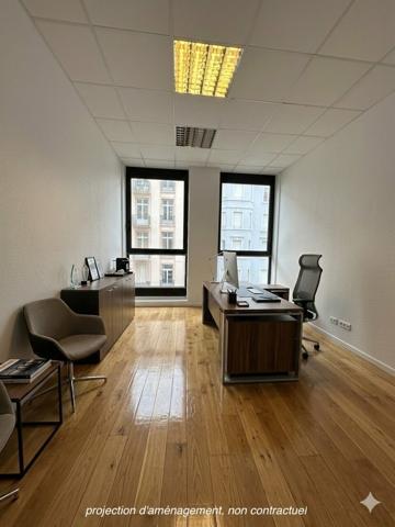 BUREAUX à LOUER de 307.7 m²
