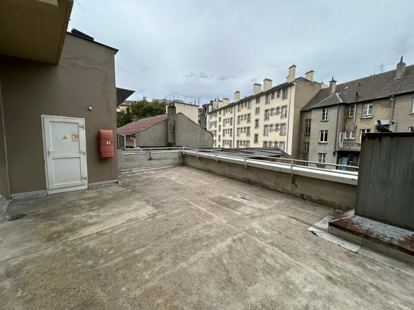 BUREAUX à LOUER de 307.7 m²