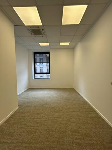 BUREAUX à LOUER de 307.7 m²