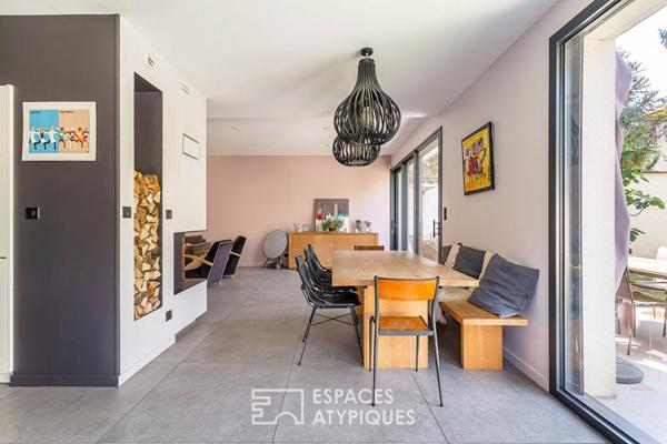 Maison contemporaine avec jardin et piscine et sa dépendance
