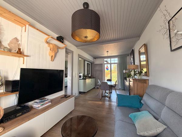 Rochefort : A 2 min du Centre-ville : Maison rénovée 3 chambres, garage et jardin privatif