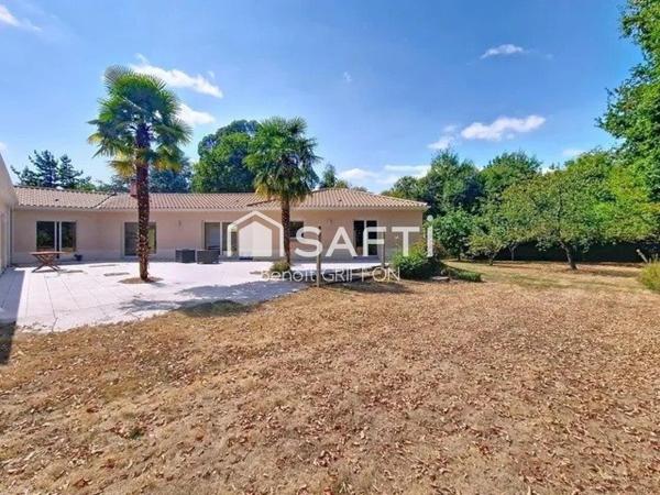 CADRE UNIQUE : MAISON, ÉTANG ET PISCINE