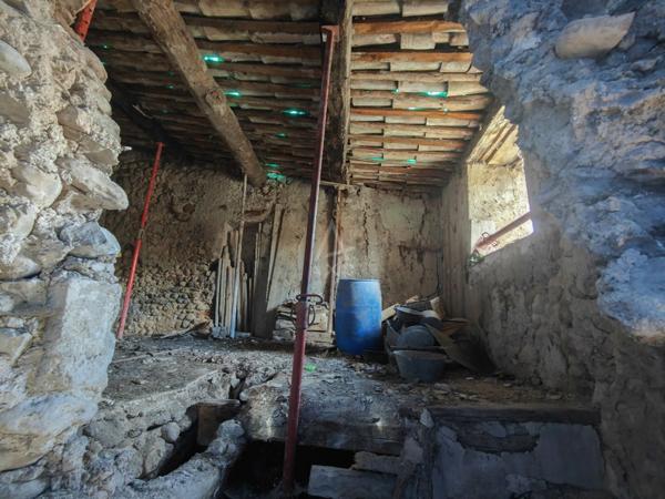 PUIMOISSON - GRANGE - 35 M² - TERRAIN 128 M² - TRAVAUX - 17 000 