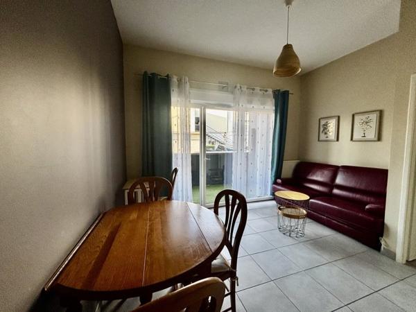 Appartement à louer 830 € CC Villenave-d'Ornon 2 p 40 m² DPE C