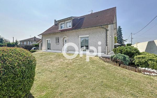 Maison à vendre    6 pièces •  Ussac