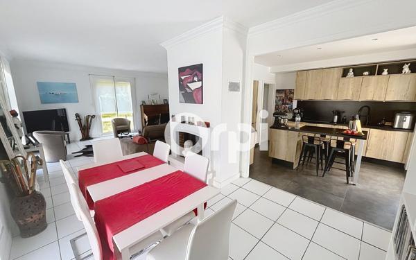 Maison à vendre    6 pièces •  Ussac