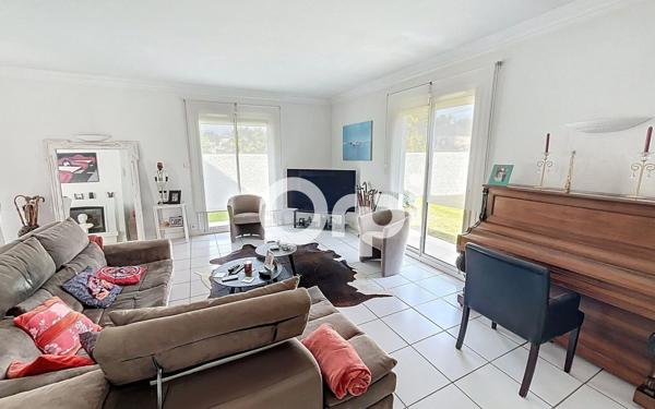 Maison à vendre    6 pièces •  Ussac