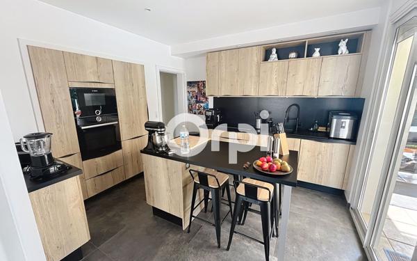 Maison à vendre    6 pièces •  Ussac