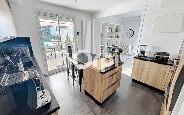 Maison à vendre    6 pièces •  Ussac