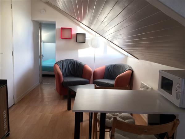 Appartement à louer Rennes : 2 pièces, 13m² avec 1 chambre(s) à 414€ - AJP Immobilier Rennes Nord