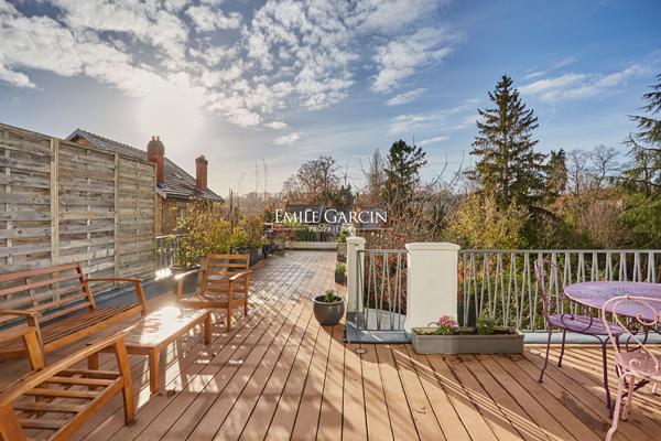 A vendre- VILLE-D'AVRAY MAISON ANCIENNE AVEC JARDIN, TERRASSE ET GARAGE