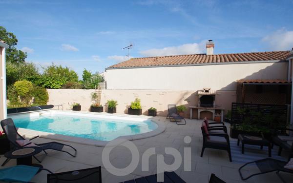 Maison à vendre    5 pièces • 127,85 m2 Saint-Rogatien