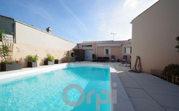 Maison à vendre    5 pièces • 127,85 m2 Saint-Rogatien