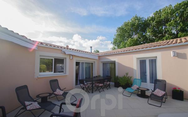 Maison à vendre    5 pièces • 127,85 m2 Saint-Rogatien