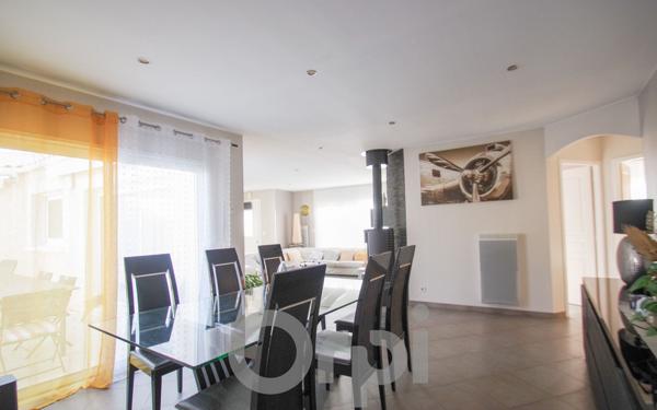 Maison à vendre    5 pièces • 127,85 m2 Saint-Rogatien