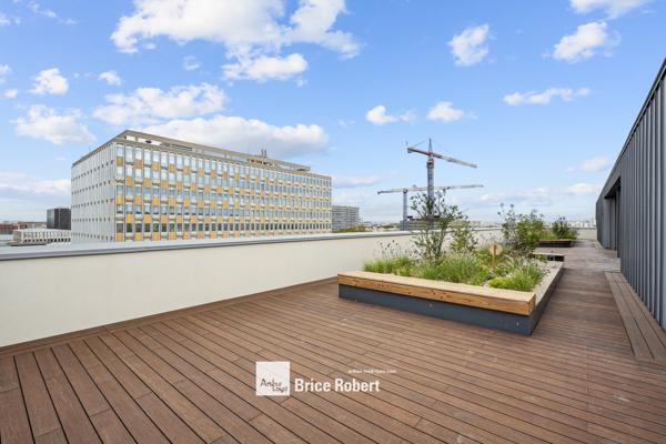 Bureaux à louer à Lyon Part-Dieu avec rooftop et certifications premium