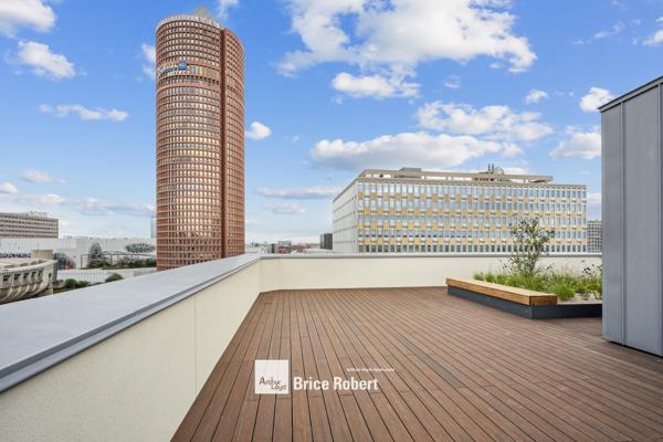 Bureaux à louer à Lyon Part-Dieu avec rooftop et certifications premium