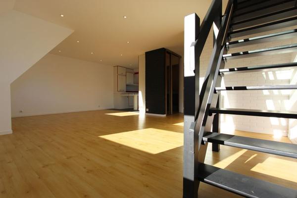 à louer appartement T2 duplex lumineux avec parking quimper sud