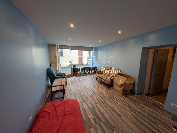 Montaigut-en-Combraille (63700) Maison de bourg avec ancien local commercial