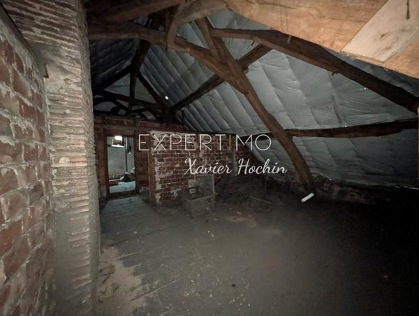 Montaigut-en-Combraille (63700) Maison de bourg avec ancien local commercial