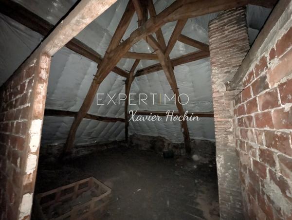 Montaigut-en-Combraille (63700) Maison de bourg avec ancien local commercial