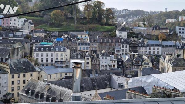 QUARTIER DES URSULINES-BEL APPARTEMENT DE 3 CHAMBRES-VUE PANORAMIQUE SUR LA VILLE