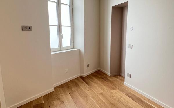 Appartement à vendre    4 pièces • 74,97 m2 Biarritz