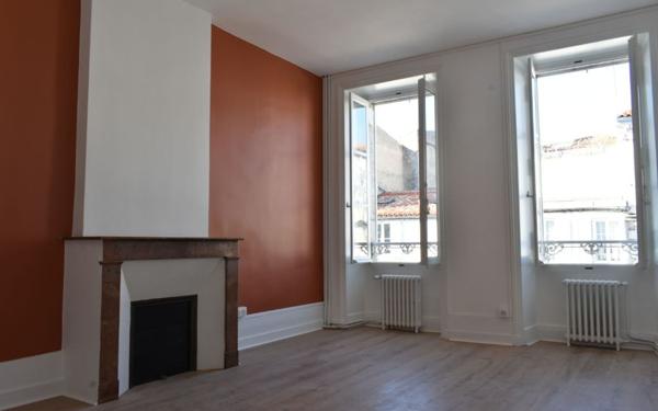 Appartement à louer    2 pièces •  La Rochelle
