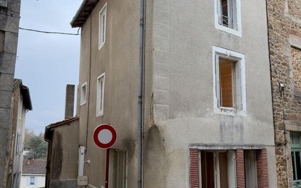 Maison à vendre    4 pièces • 74,97 m2 Rochechouart