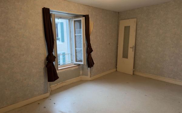 Maison à vendre    4 pièces • 74,97 m2 Rochechouart