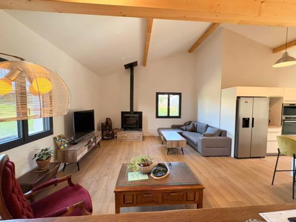 Maison comtemporaine de construction traditionnelle avec studio indépendant