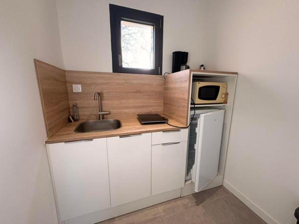 Maison comtemporaine de construction traditionnelle avec studio indépendant