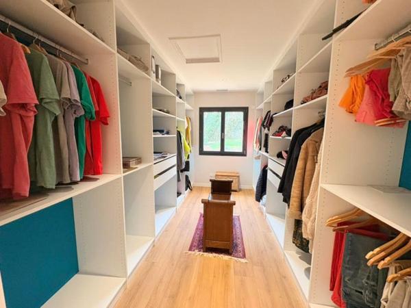 Maison comtemporaine de construction traditionnelle avec studio indépendant