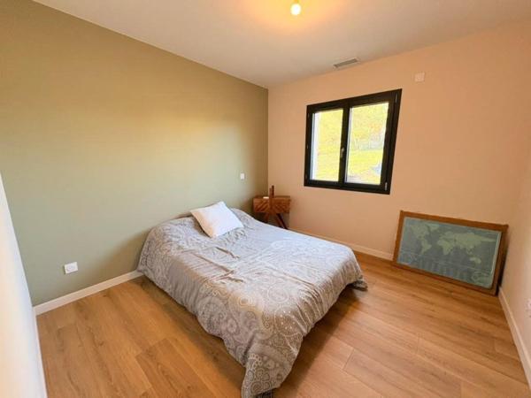 Maison comtemporaine de construction traditionnelle avec studio indépendant