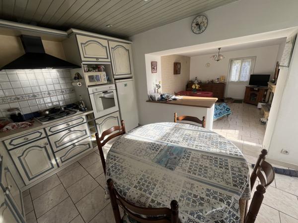 Sainte-Verge (79100) ref 104676 proche THOUARS maison en bon état type 4 sur terrain de 541 m2 dans quartier calme