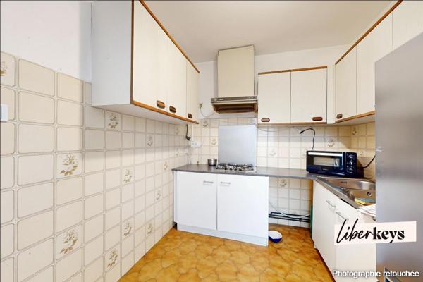 🔨 Maison avec cour au pied des rempart d'Avignon à rénover + Parking