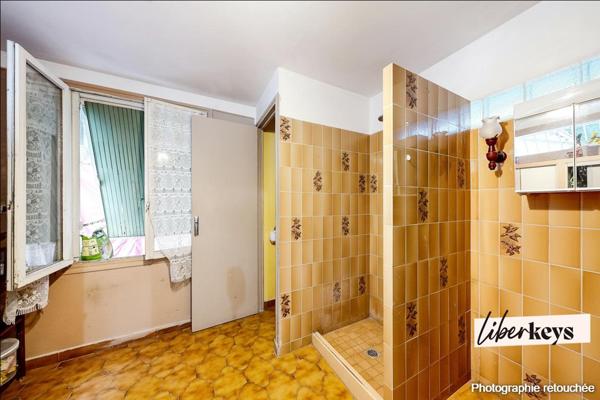 🔨 Maison avec cour au pied des rempart d'Avignon à rénover + Parking