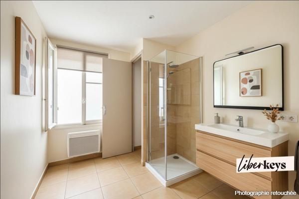 🔨 Maison avec cour au pied des rempart d'Avignon à rénover + Parking