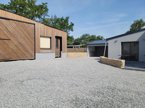 Maison 5 chambres avec dépendances - Au calme