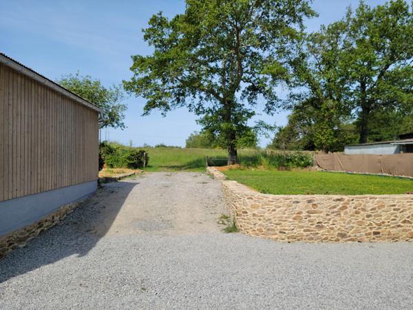 Maison 5 chambres avec dépendances - Au calme